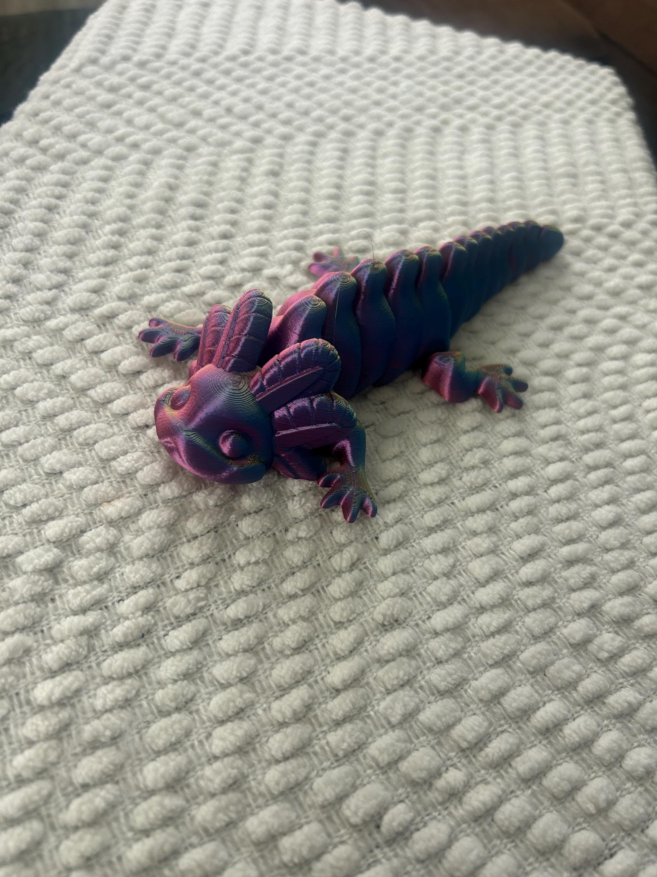 Articulated Axolotl – Color-Shifting 3D Printed Desk Pet – Fidget Toy, Amphibian Lover Gift, Cute Creature Collectible